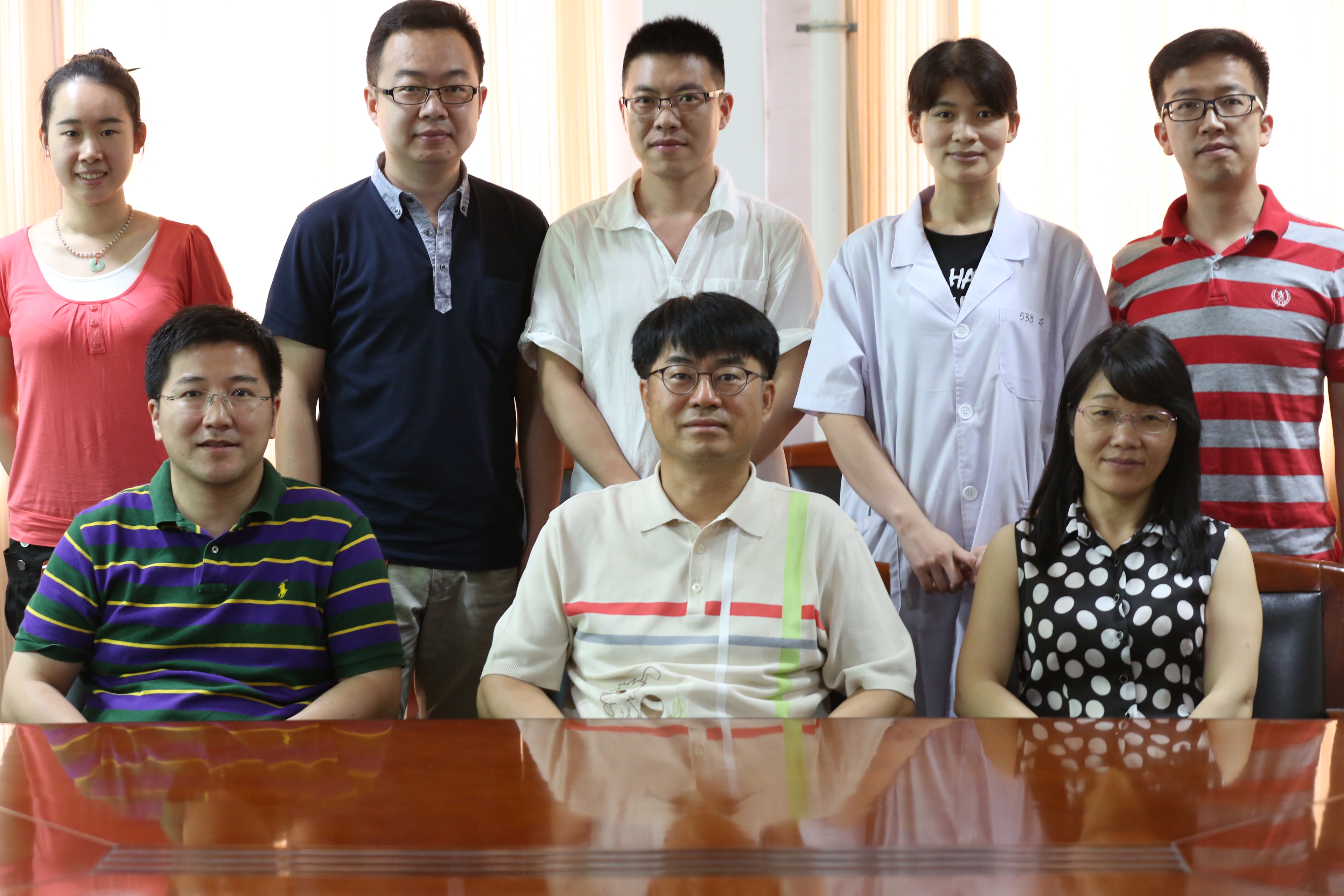 Kim与课题组老师和同学合影